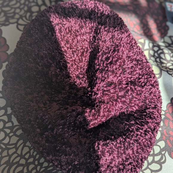 Cranberry Velvet Slouchy Beret/Beanie. Adjustable XL - Picture 3 of 5